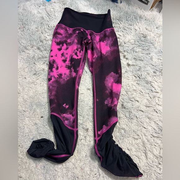 Lululemon Sweaty Endeavor Tight Blooming Pixie Raspberry Black Size 6 - Picture 9 of 16